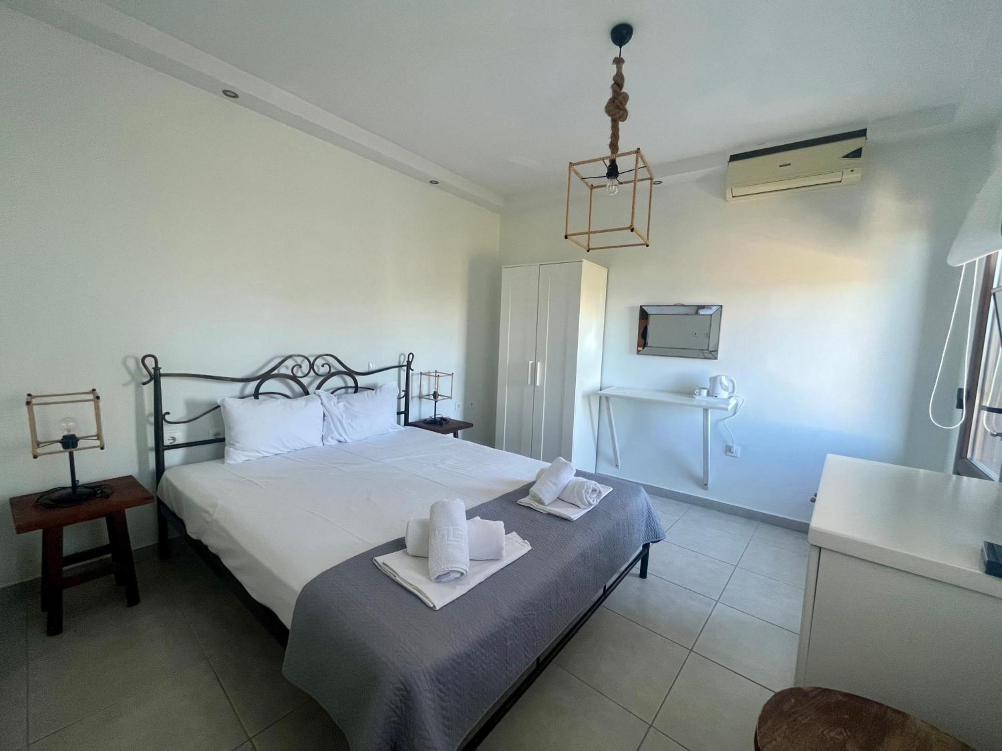 The Beach House - Apartments & Studios (Adults Only) Afytos Exterior photo