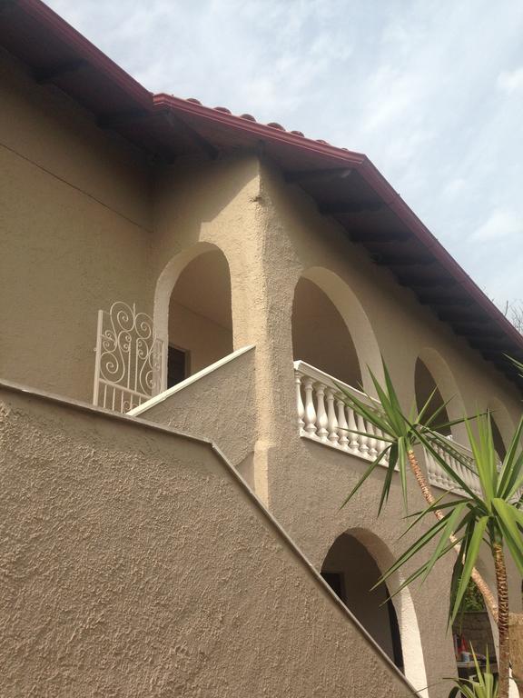 The Beach House - Apartments & Studios (Adults Only) Afytos Exterior photo