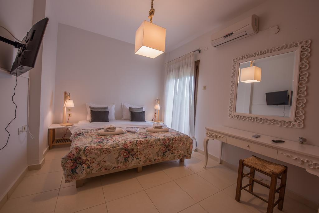 The Beach House - Apartments & Studios (Adults Only) Afytos Exterior photo